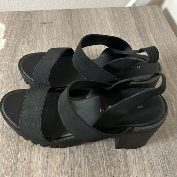 Madden Girl Elegant Black  Platform Sandals - Picture 1 of 6